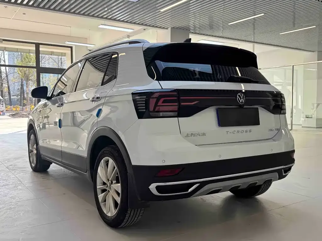 Volkswagen T-Cross — фото 10