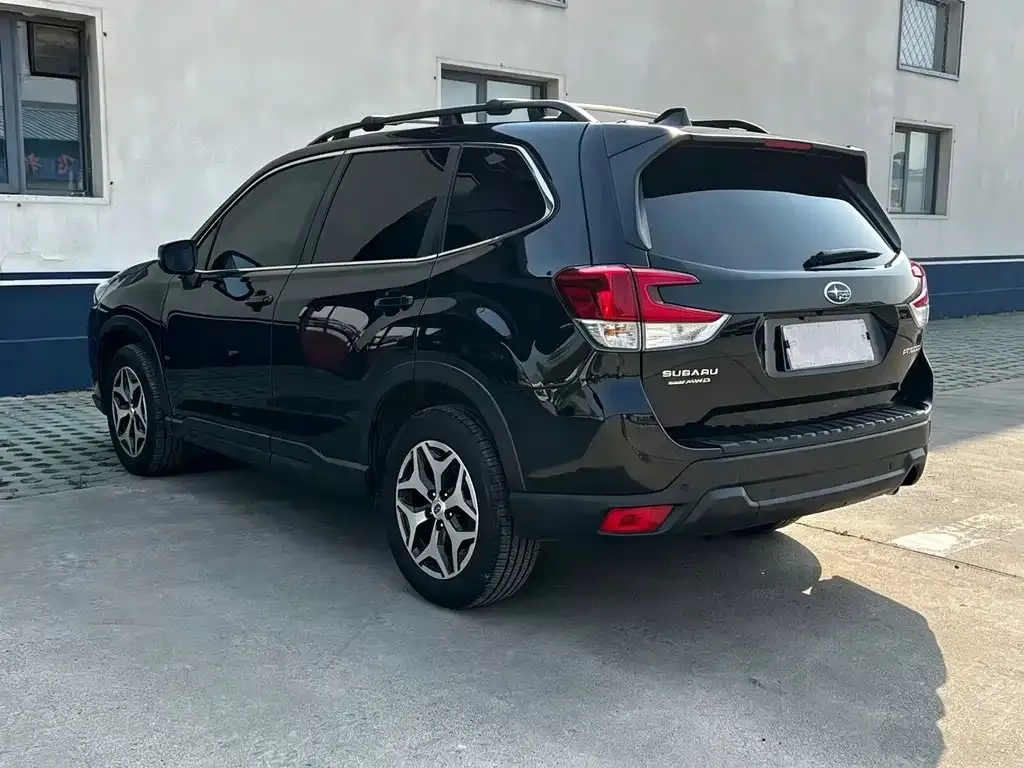 Subaru Forester — фото 4