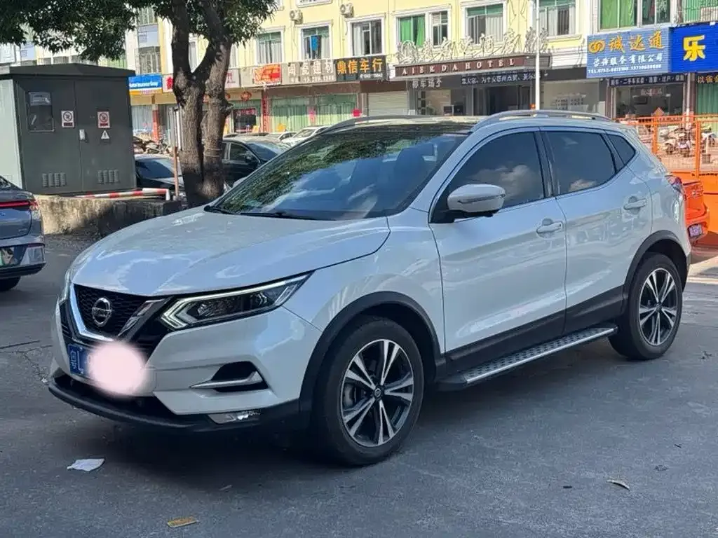 Nissan Qashqai — фото 1