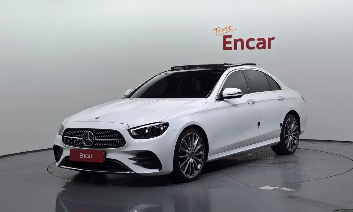 Mercedes-Benz E-Class — фото 1