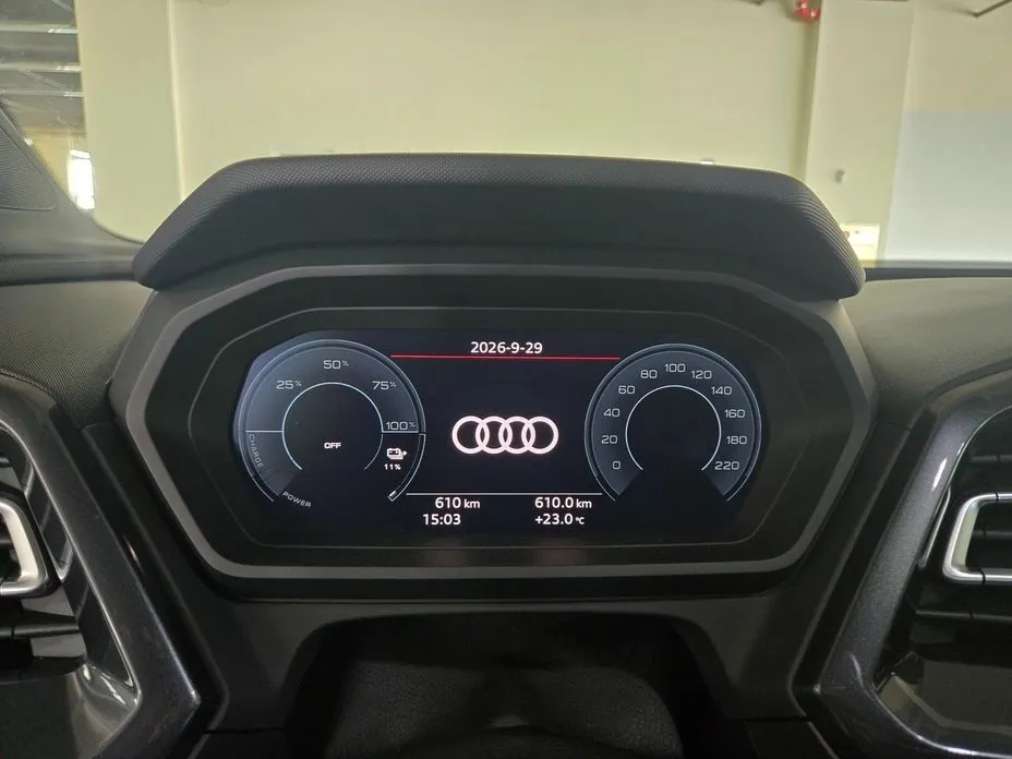 Audi Q4 e-tron — фото 2