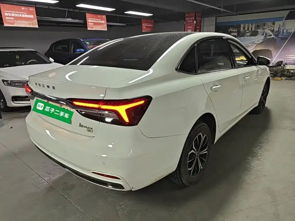 Roewe i6 MAX New Energy — фото 8