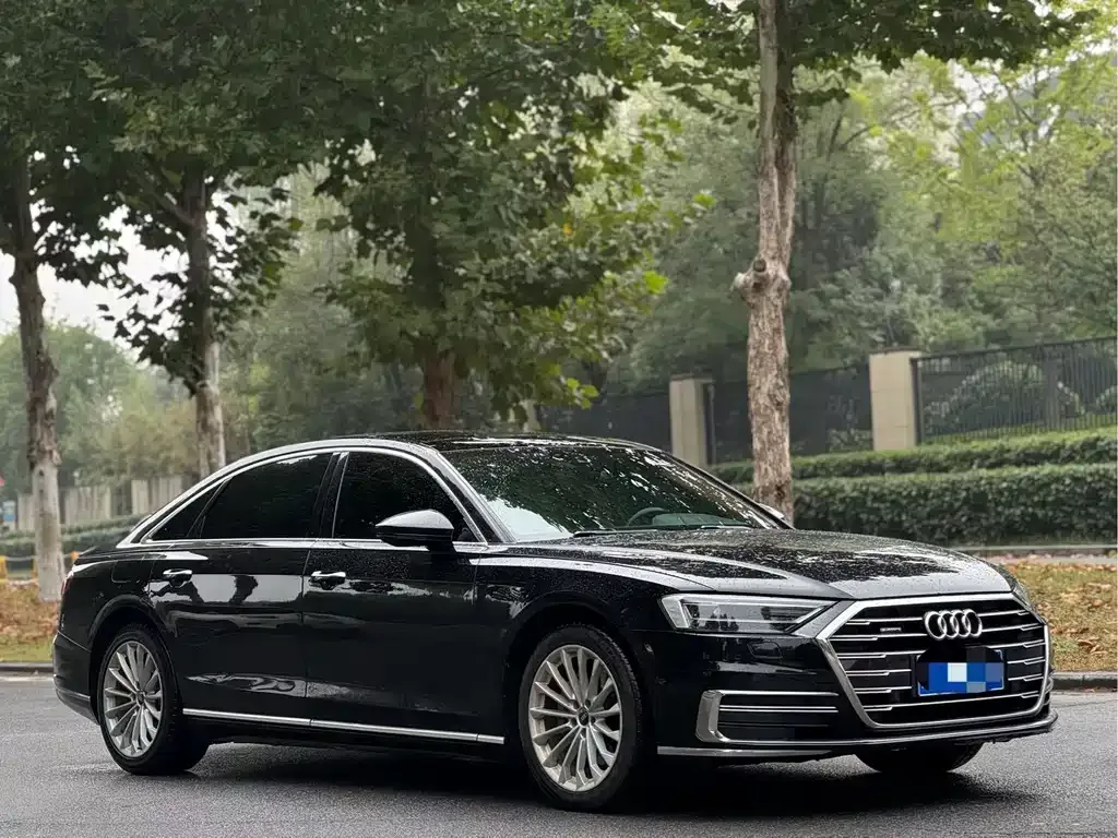 Audi A8 — фото 9