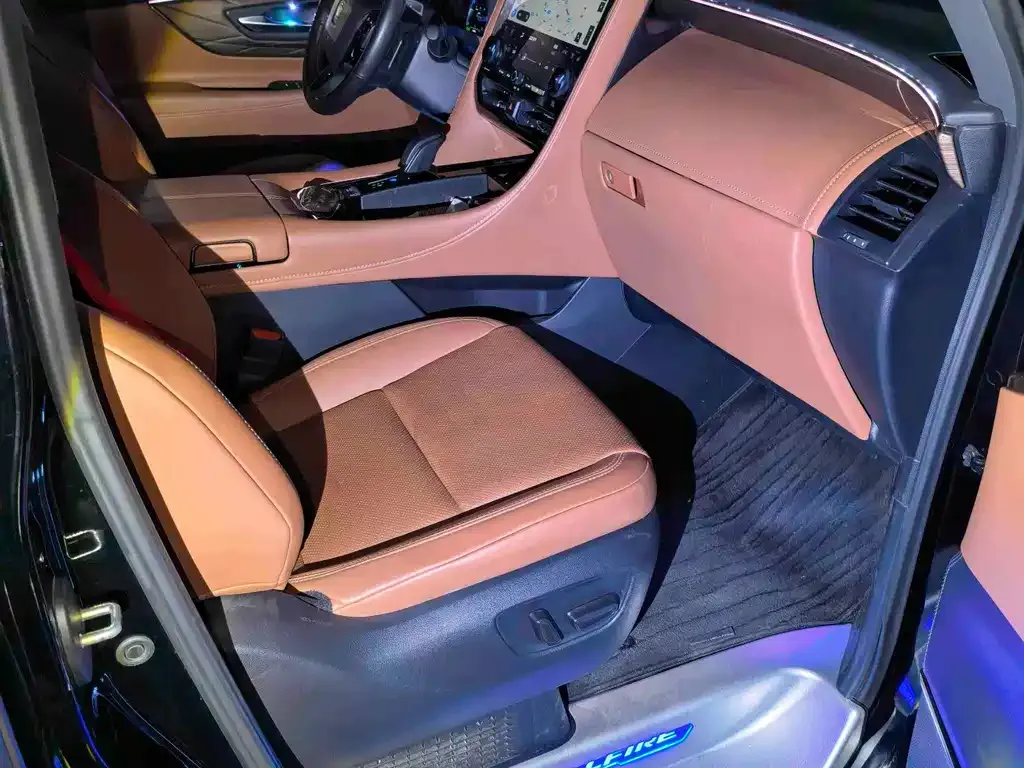 Toyota Vellfire — фото 7