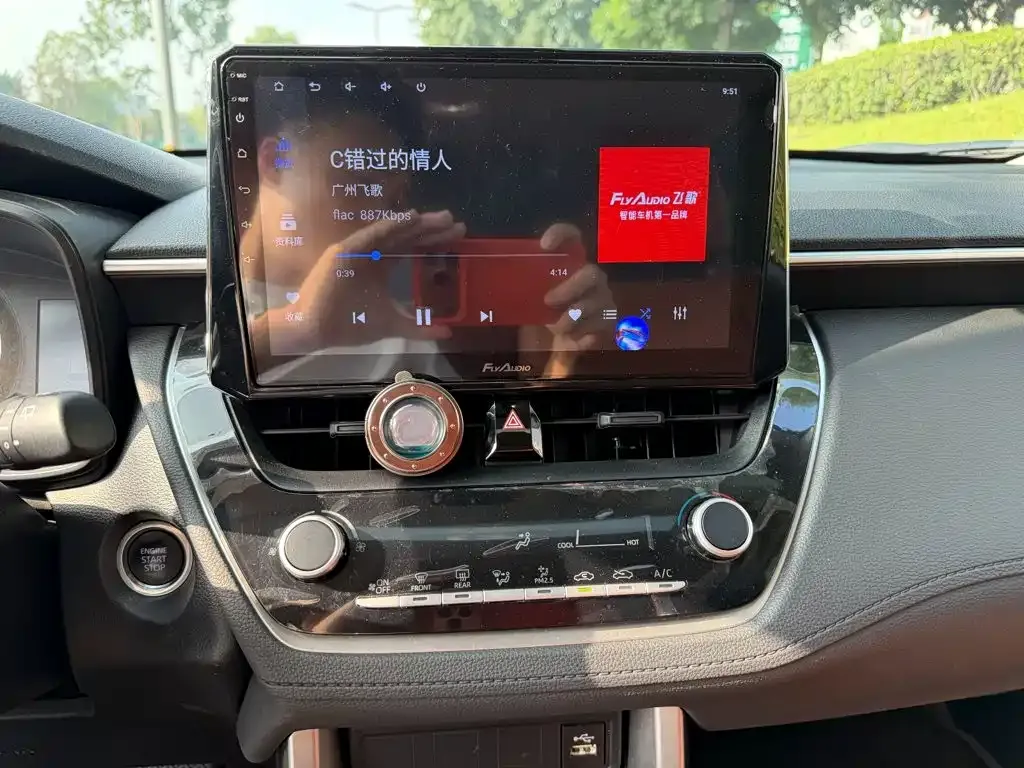 Toyota Corolla Cross — фото 2