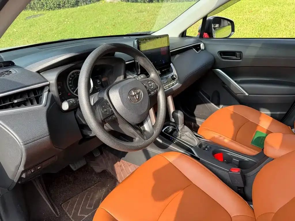 Toyota Corolla Cross — фото 6