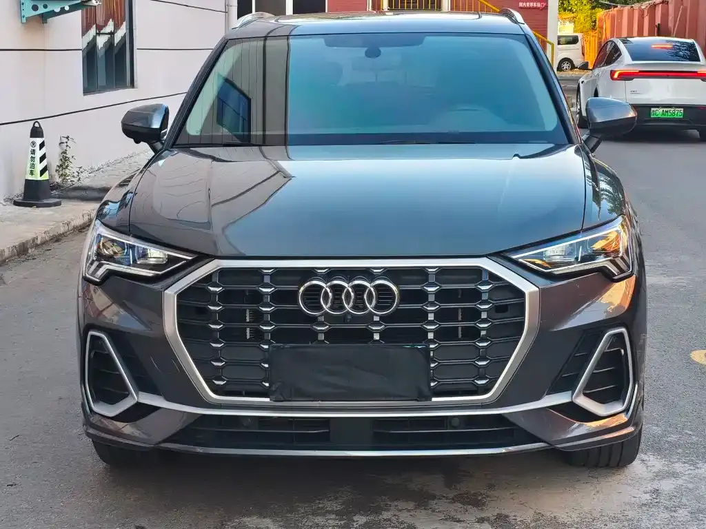 Audi Q3 — фото 10