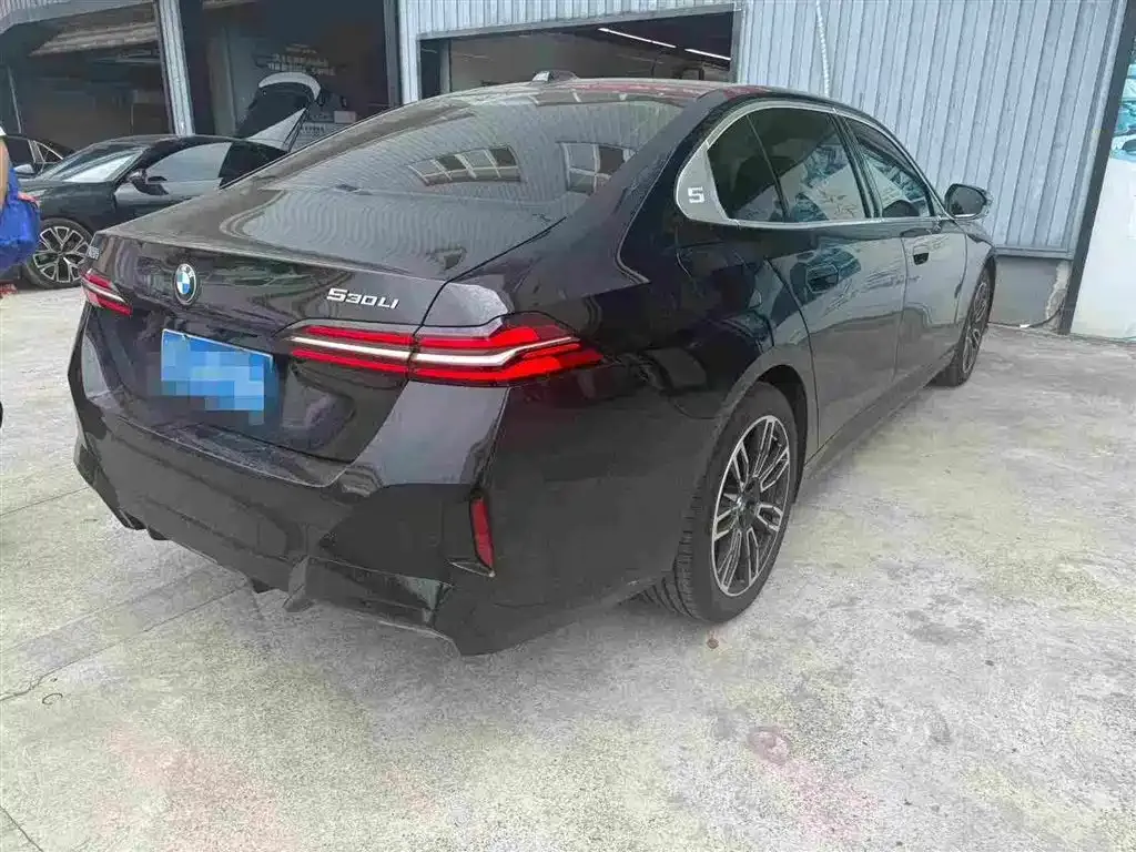 BMW 5 Series — фото 4