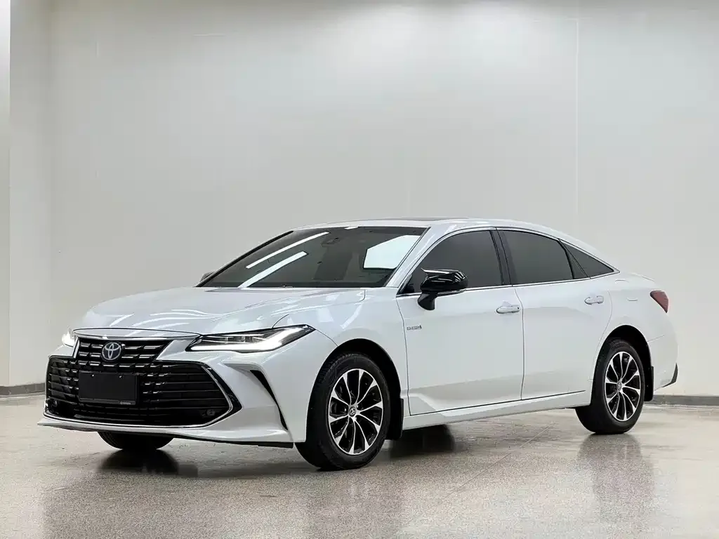 Toyota Avalon — фото 1