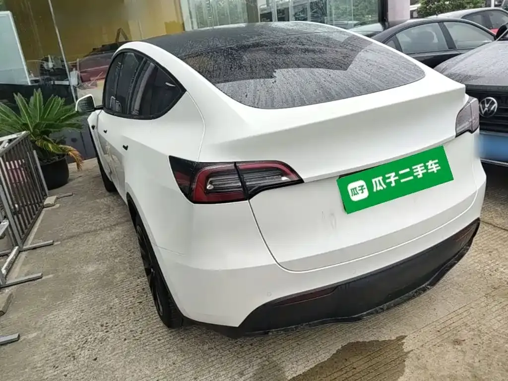 Tesla Model Y — фото 7