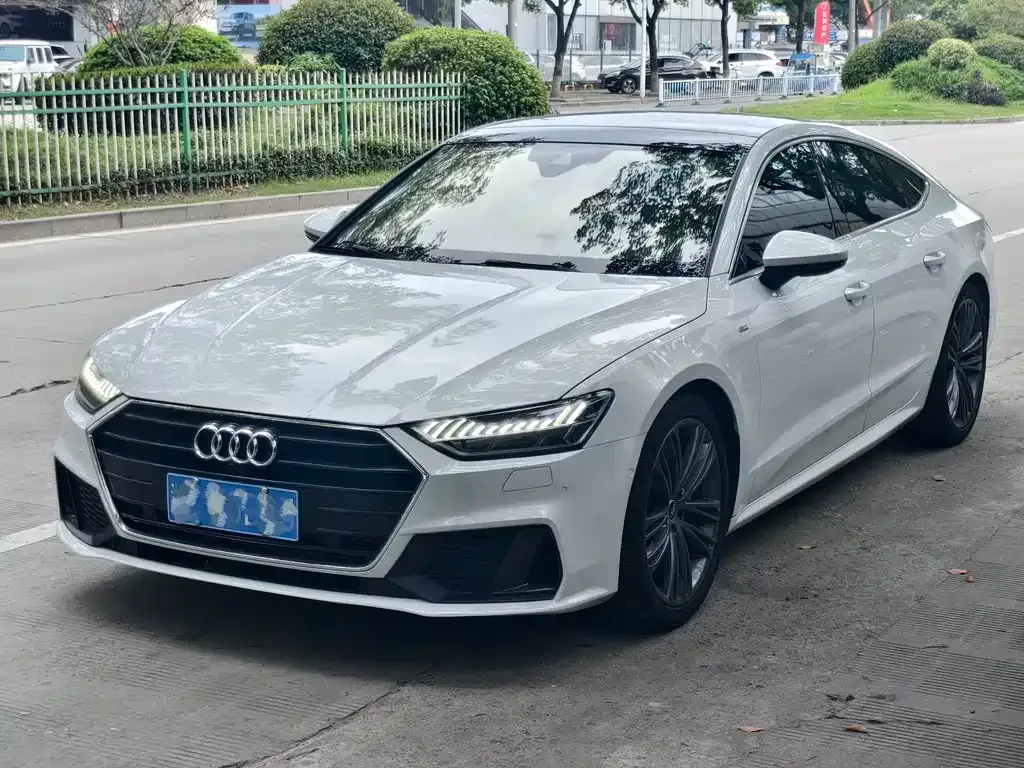 Audi A7 — фото 1