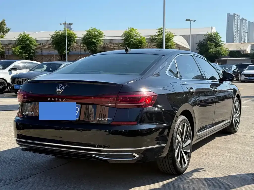 Volkswagen Passat — фото 9