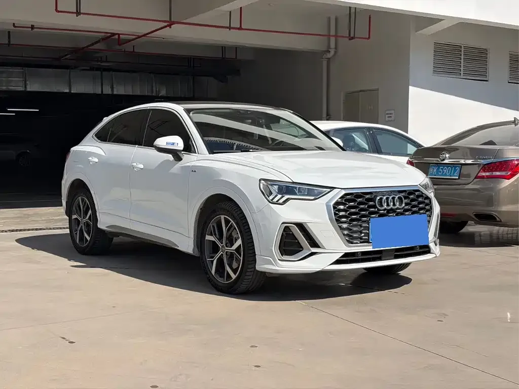 Audi Q3 Sportback — фото 9