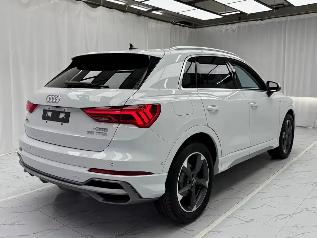 Audi Q3 — фото 10