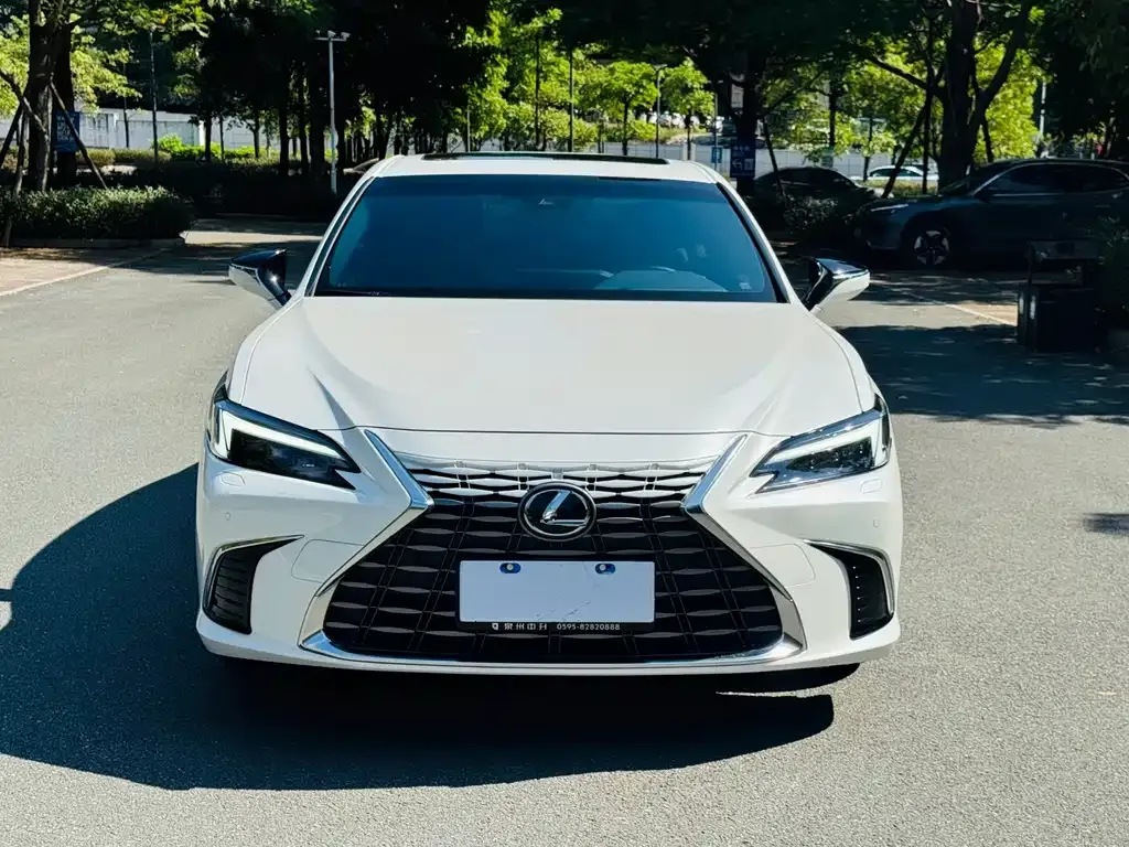 Lexus ES — фото 9