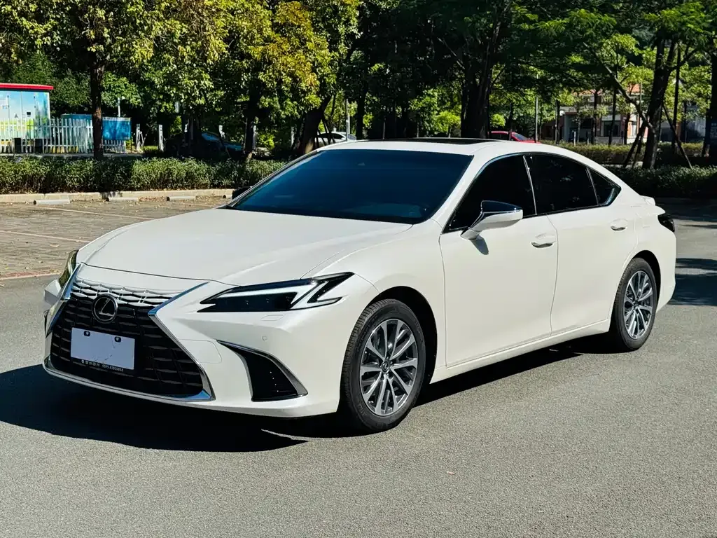 Lexus ES — фото 5