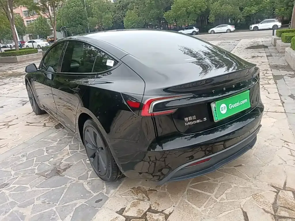 Tesla Model 3 — фото 10
