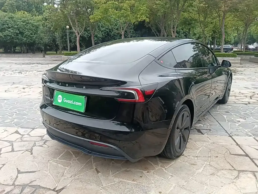 Tesla Model 3 — фото 5