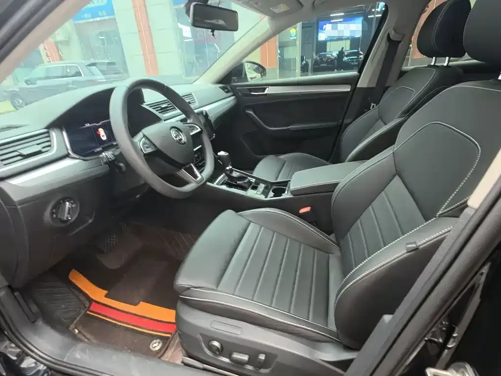 Skoda Superb — фото 3