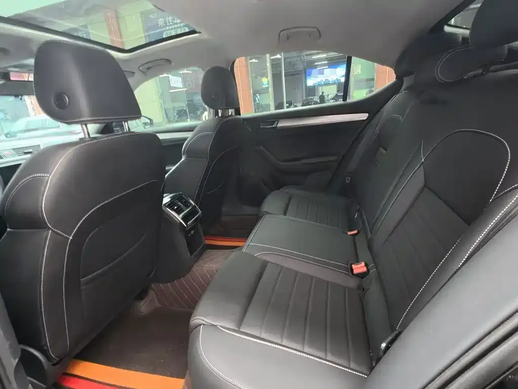 Skoda Superb — фото 4