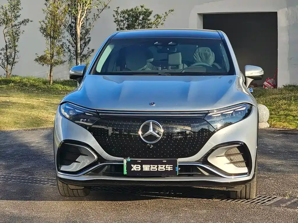 Mercedes-Benz EQS SUV — фото 9