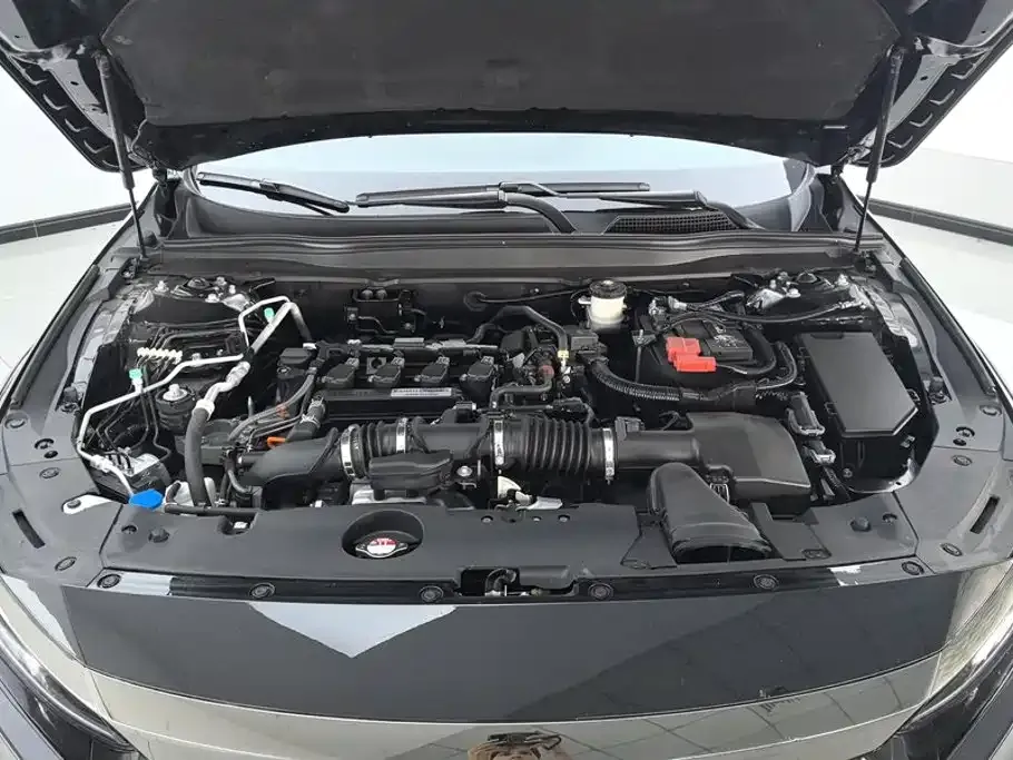 Honda Accord — фото 10