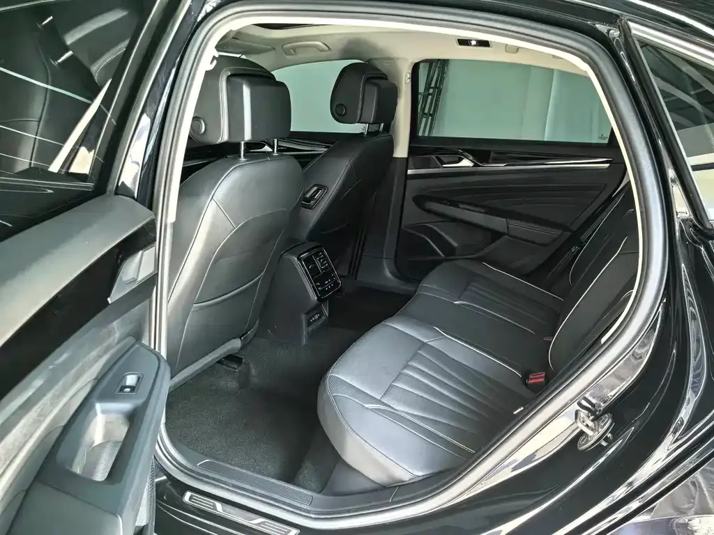 Volkswagen Passat — фото 8