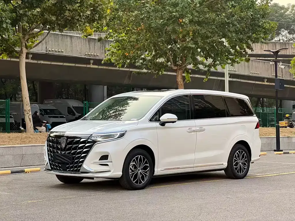 Roewe iMAX8 New Energy — фото 1