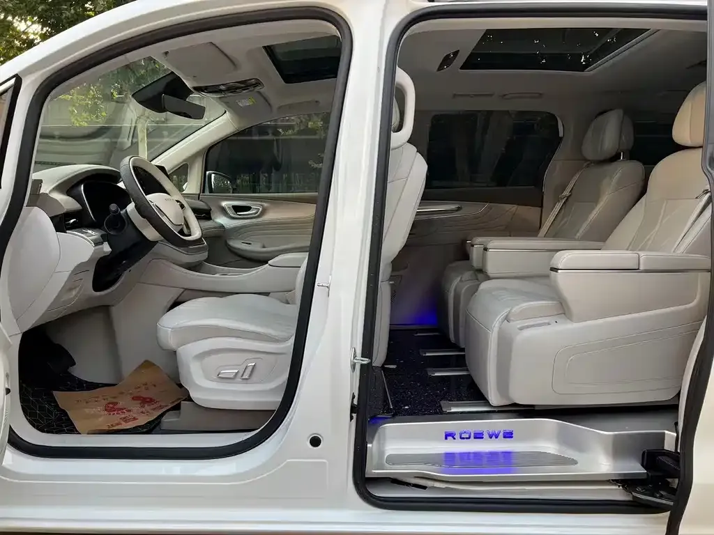 Roewe iMAX8 New Energy — фото 8