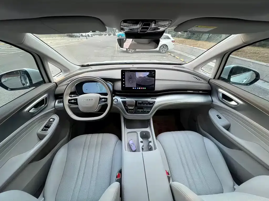 Roewe iMAX8 New Energy — фото 7