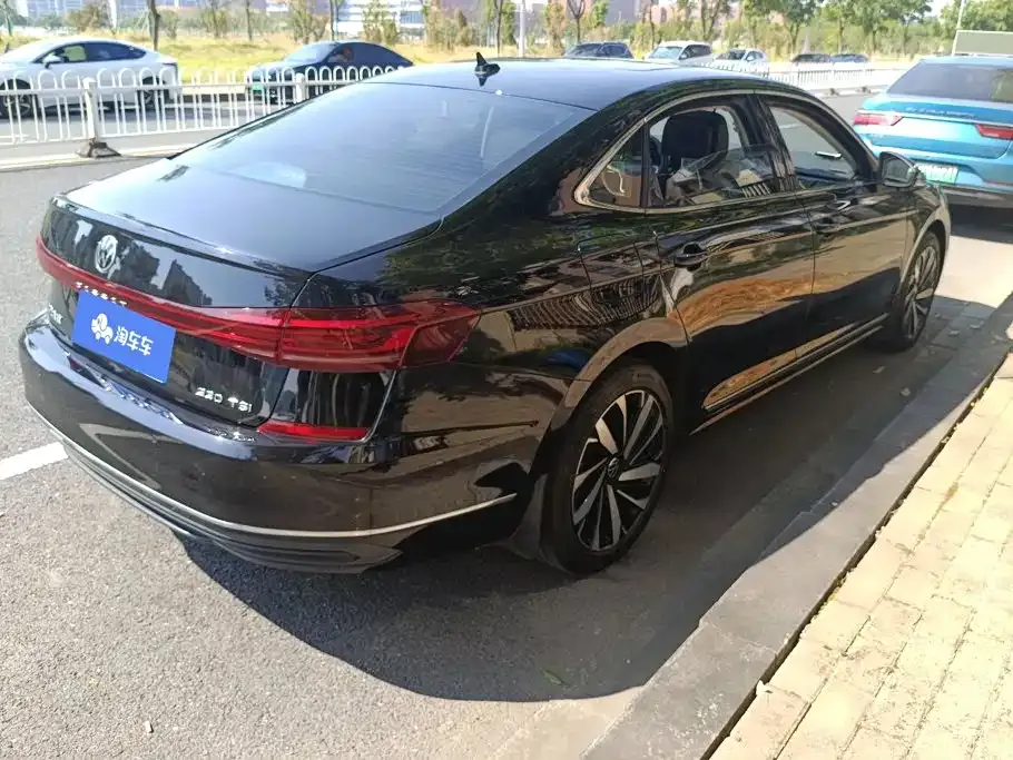 Volkswagen Passat — фото 7