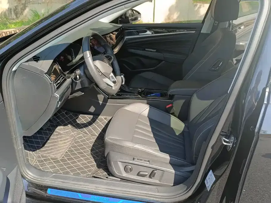 Volkswagen Passat — фото 8