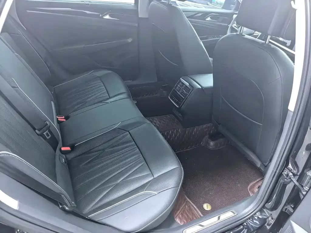 Volkswagen Passat — фото 3