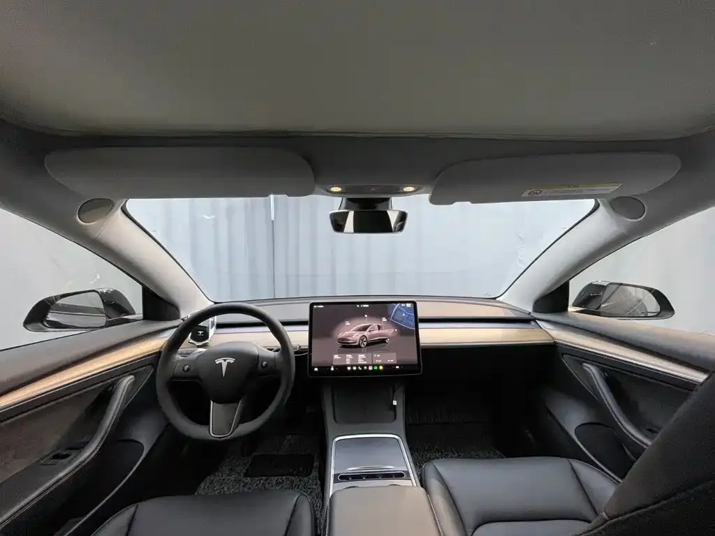 Tesla Model 3 — фото 9