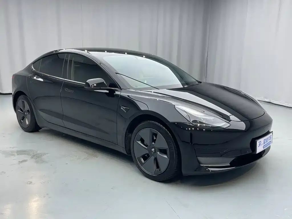 Tesla Model 3 — фото 5