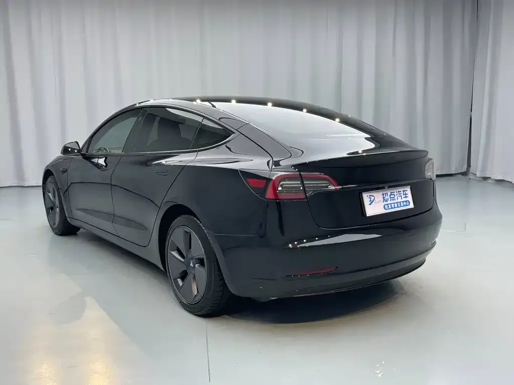 Tesla Model 3 — фото 3