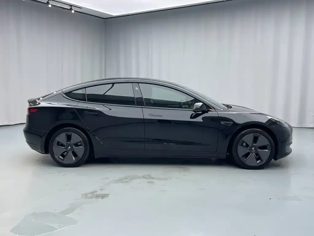 Tesla Model 3 — фото 6