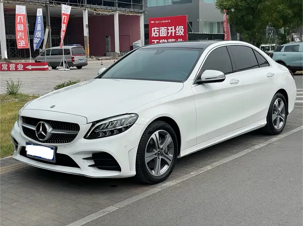 Mercedes-Benz C-Class — фото 1