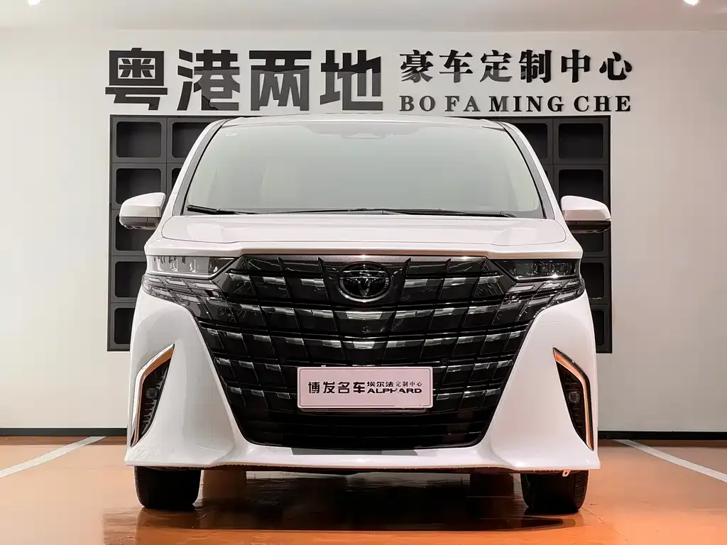 Toyota Alphard — фото 5