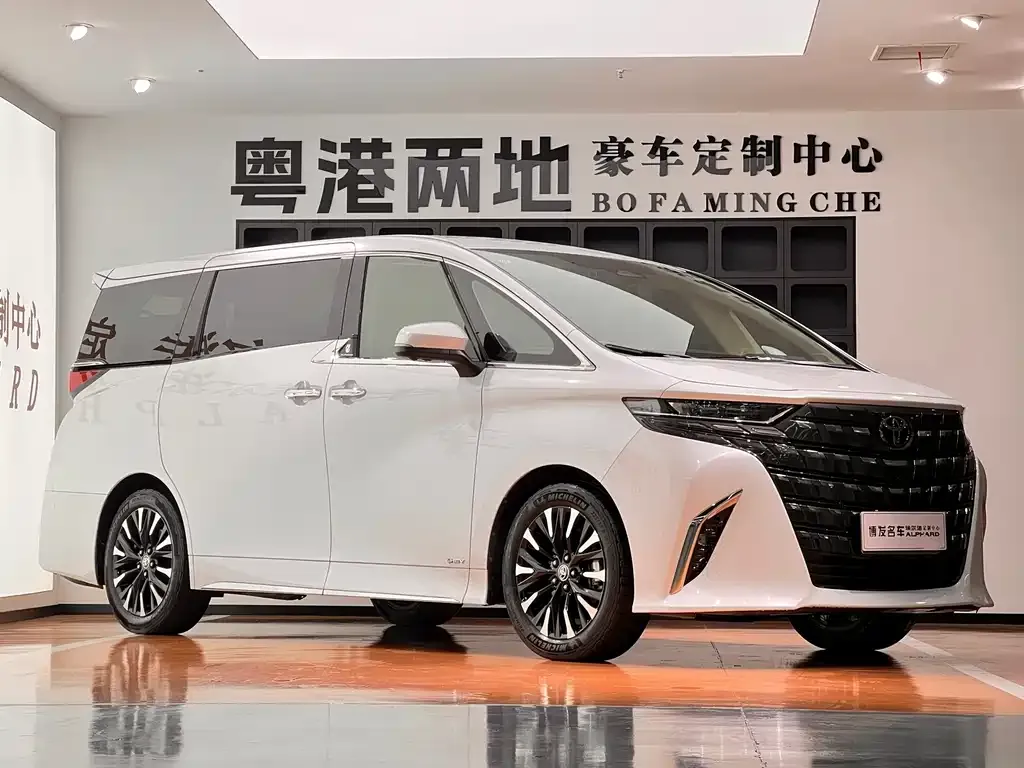 Toyota Alphard — фото 8