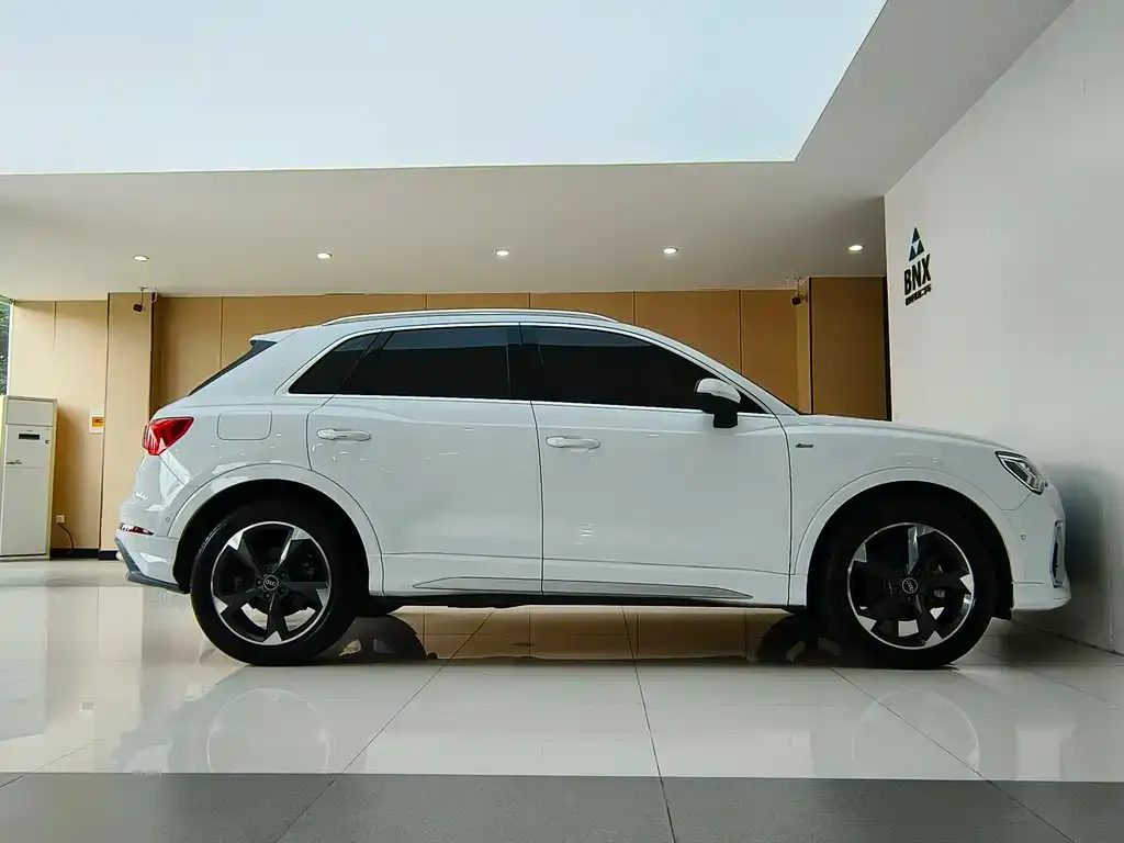Audi Q3 — фото 4