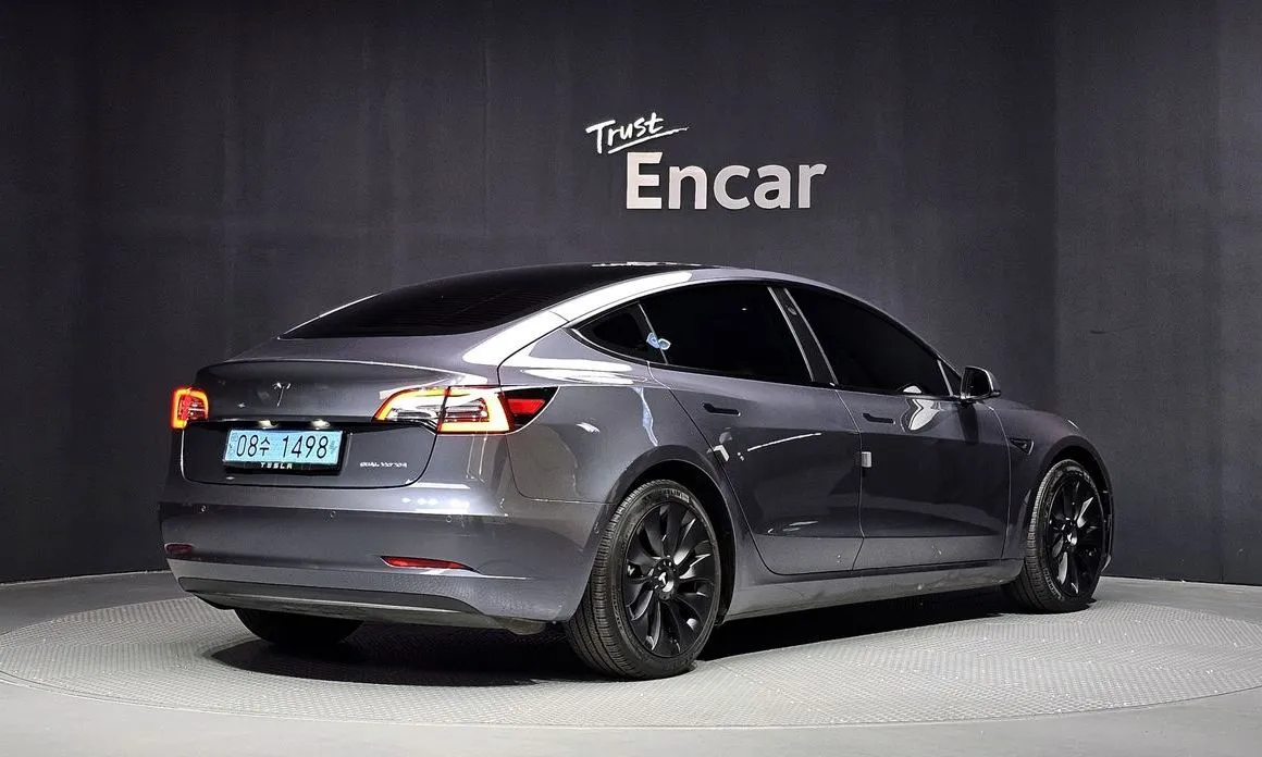 Tesla Model 3 — фото 5