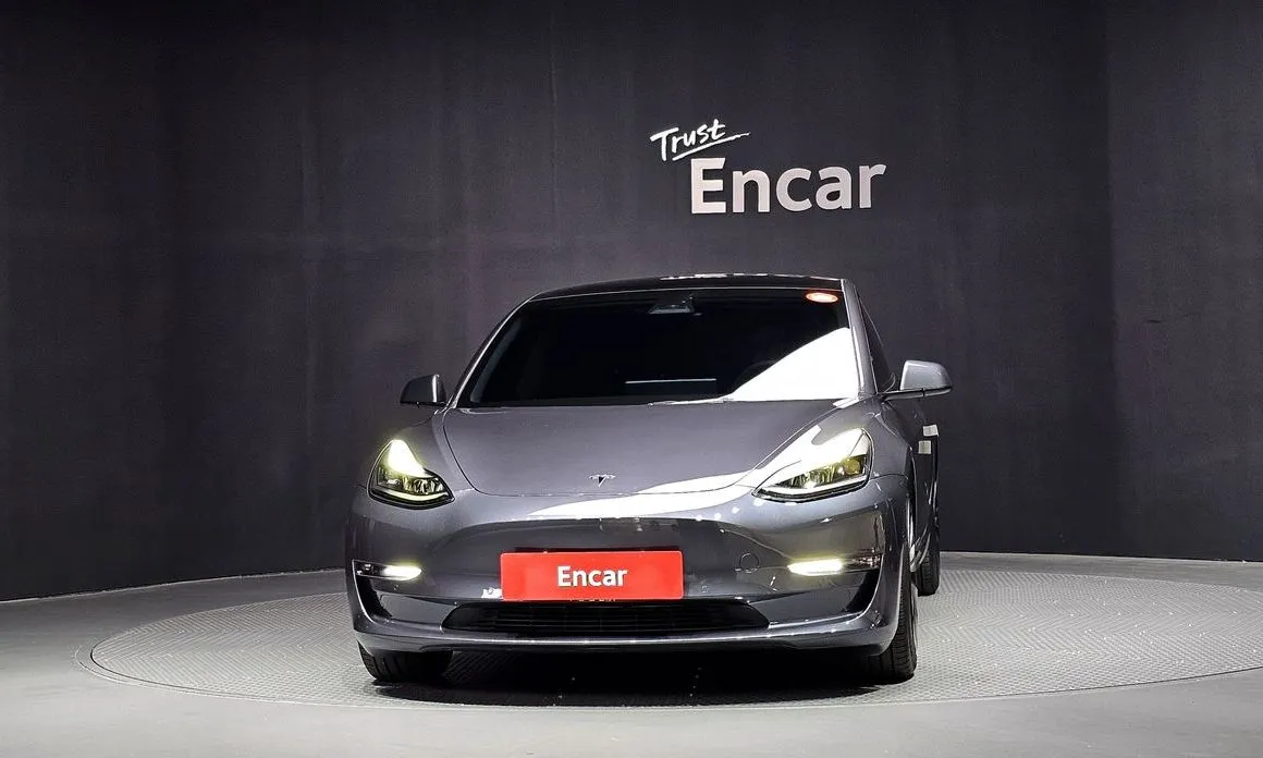 Tesla Model 3 — фото 10
