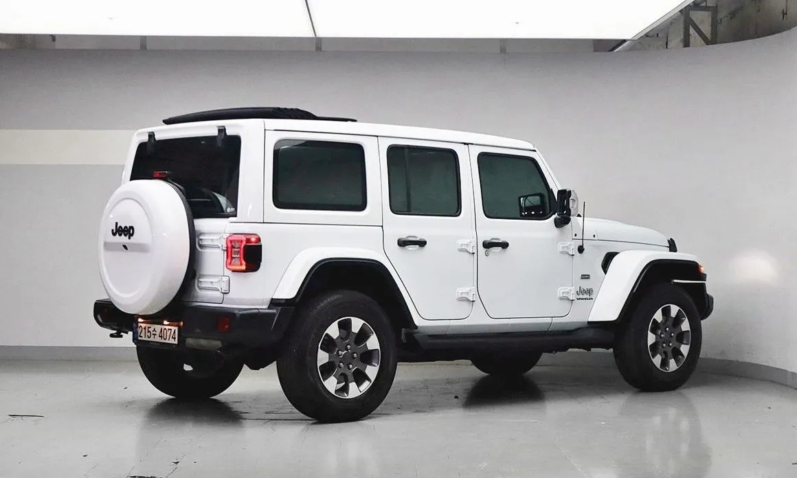 Jeep Wrangler — фото 10