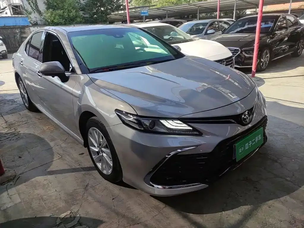 Toyota Camry — фото 7