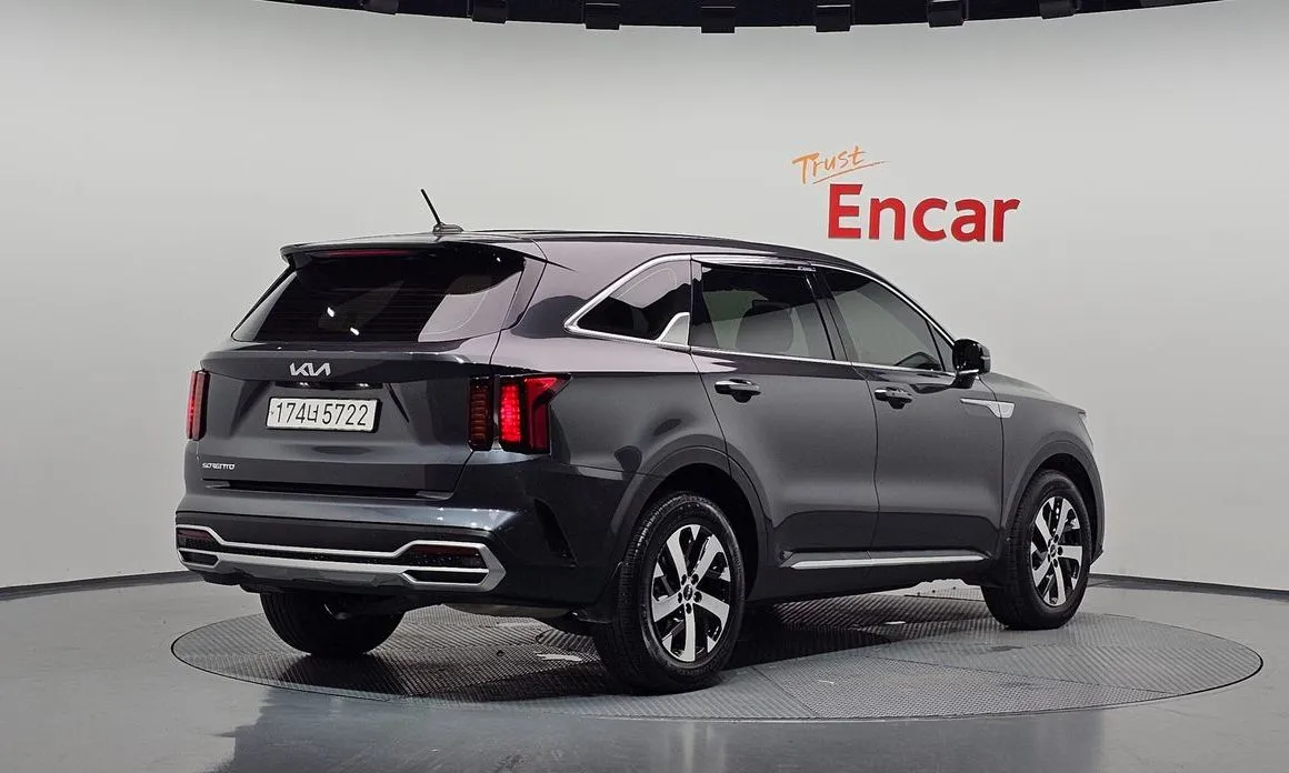 Kia Sorento — фото 7