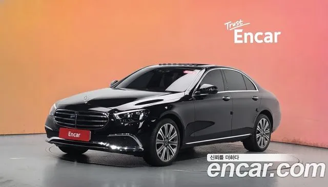 Mercedes-Benz E-Class — фото 1