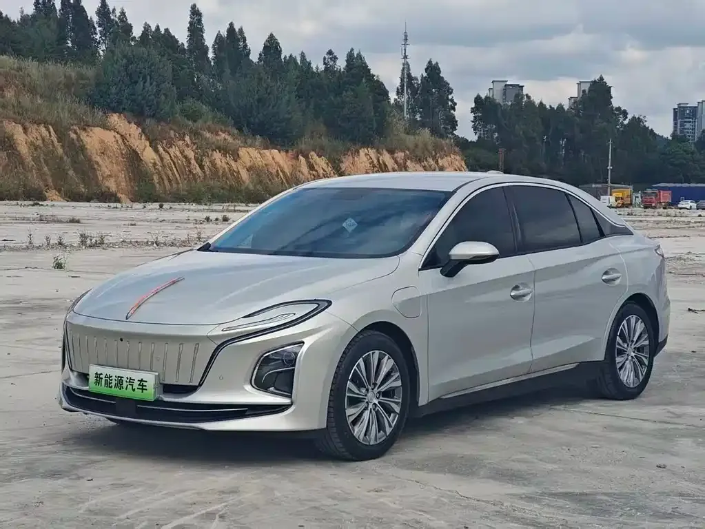 Hongqi E-QM5 — фото 1