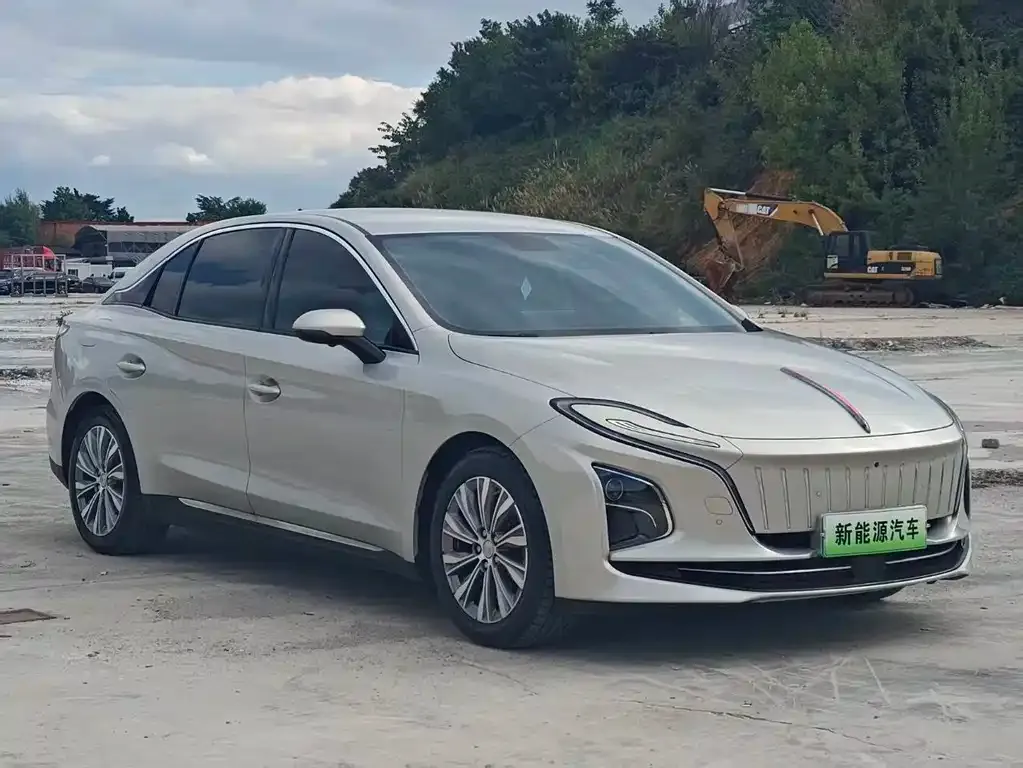 Hongqi E-QM5 — фото 9