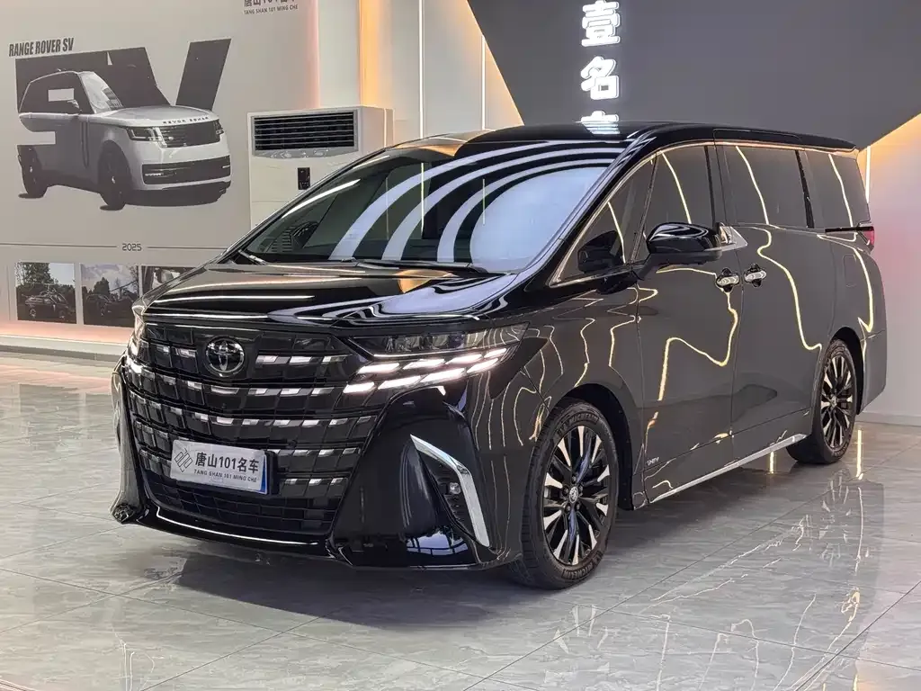 Toyota Alphard — фото 1